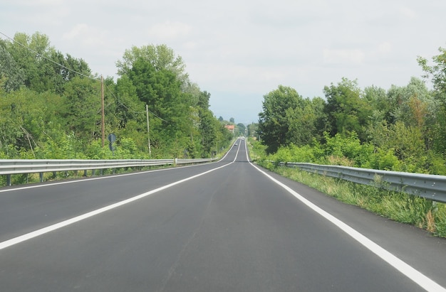 Straßenperspektive vom Fahrer pow