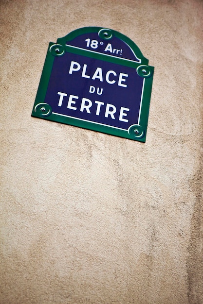 Straßenschild auf dem Place du Tertre in Paris