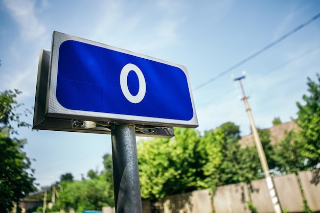 Straßenschild auf der Nebenstraße