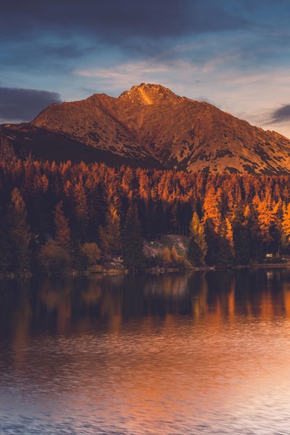 Strbskie Pleso See in der Slowakei Berge Tatra