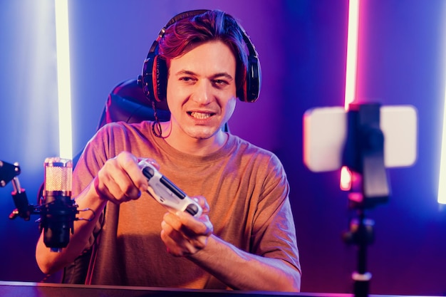 Streamer con joystick de control transmisión en vivo por teléfono inteligente rec Pecuniary
