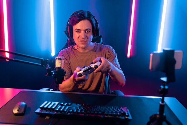 Streamer con joystick de control transmisión en vivo por teléfono inteligente rec Pecuniary