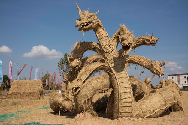 Strohpuppen oder Strohmannfigur Festival für Thailänder und ausländische Reisende besuchen die Stadt Mahasarakham am 11. Januar 2019 in Maha Sarakham Thailand