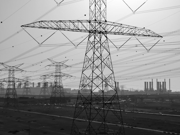 Strompylon gegen den Himmel