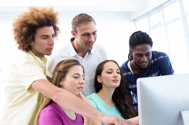 Studenten in der Computerklasse