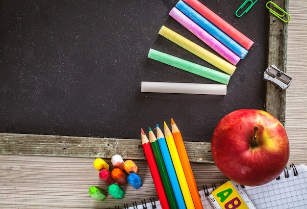 Studentenbedarf mit Apfel