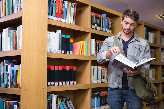 Studentenlesung in der Bibliothek