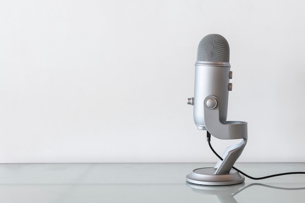 Studiomikrofon zum Aufnehmen eines Podcasts