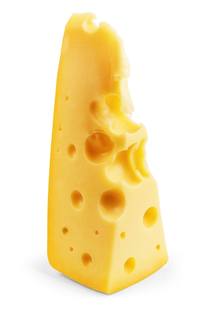 Stück Käse isoliert auf weiß