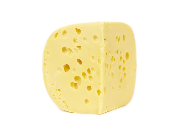 Stück Käse isoliert auf weißem Hintergrundx9
