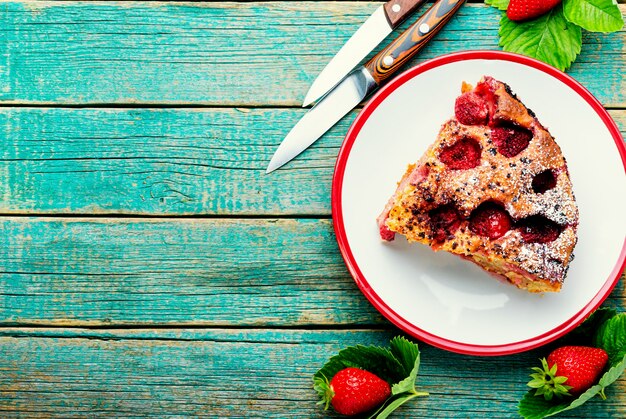 Stück leckere hausgemachte Erdbeertorte