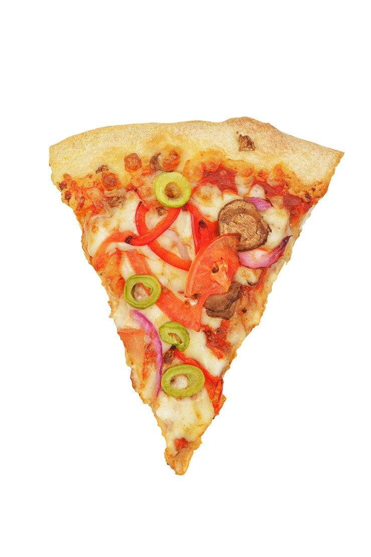 Foto stück pizza mit mozzarella und gemüse