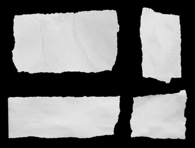 Stücke zerrissener Papiertexturhintergrund mit Kopierraum für Text