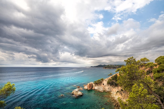 Sturm auf hoher See in Spanien Katalonien Lloret de Mar