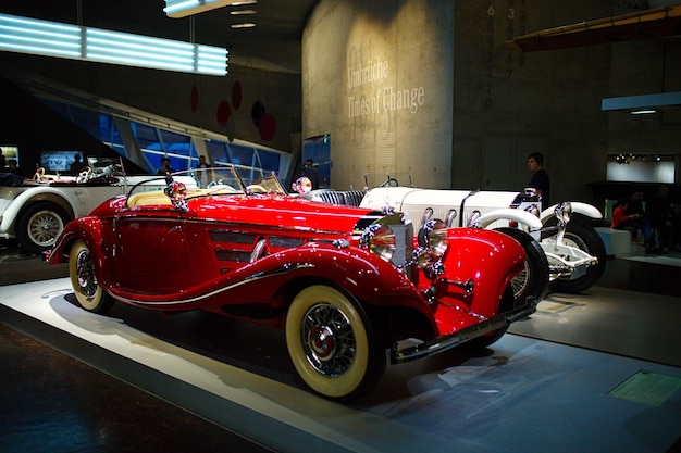 Foto stuttgart (alemania) 23 de junio de 2024 museo mercedes-benz stuttgart (alemanya)