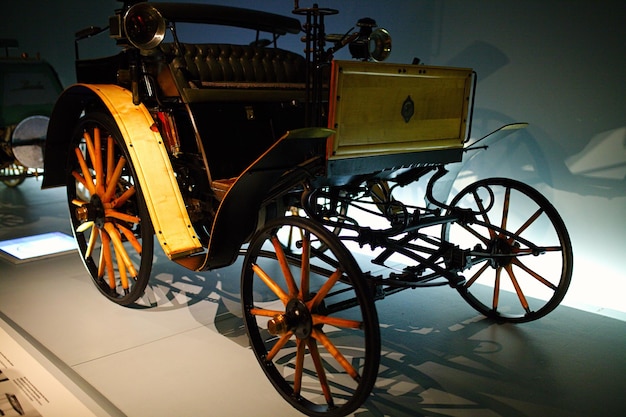 STUTTGART DÜSCHEN 23 2024 Mercedes-Benz Museum Stuttgart, Deutschland