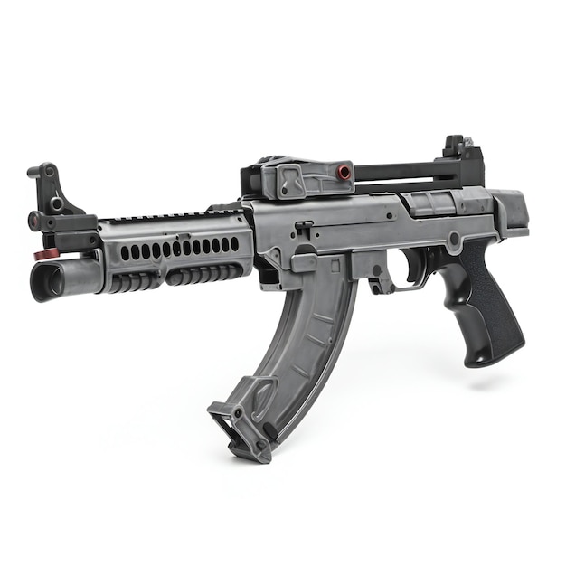 Subfusil ametrallador sobre fondo blanco.