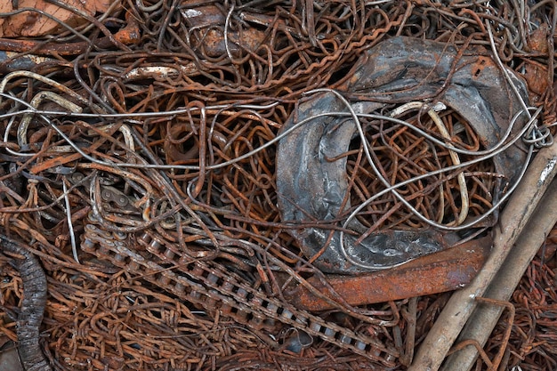 Sucata aguardando reciclagem. Salve o conceito de mundo.