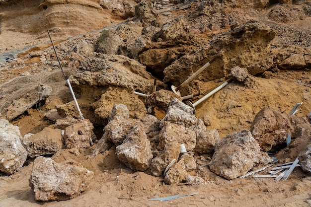 Sucia playa abandonada Concepto ambiental o de contaminación