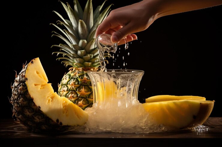 Foto suco de abacaxi fresco em fundo branco fotografia de imagem de suco de abacaxi