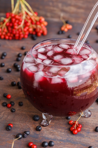 Suco de Aronia, bebida refrescante. Foco seletivo