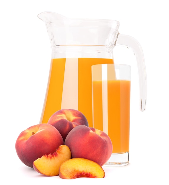 Suco de frutas de pêssego em jarra de vidro