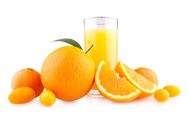 Suco de laranja com frutas cítricas