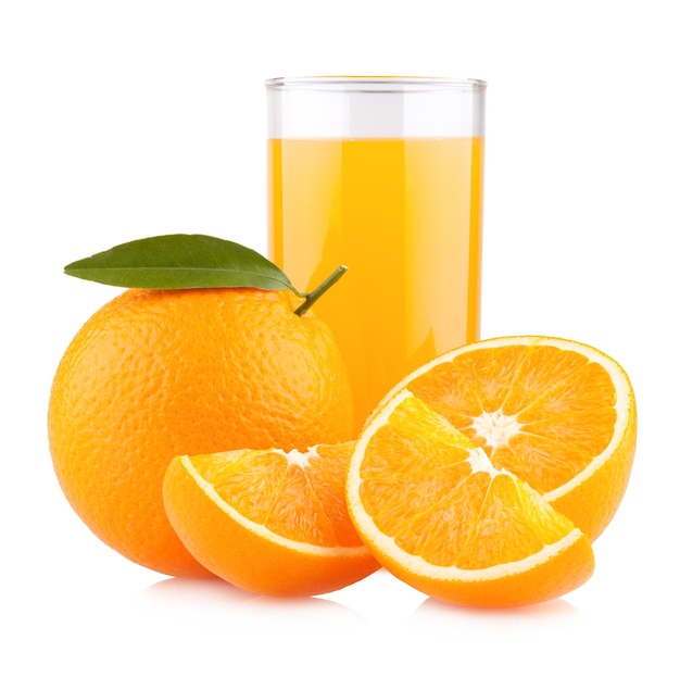 Suco de laranja com laranjas