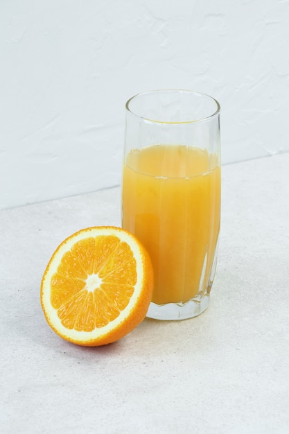 Suco de laranja e frutas cítricas