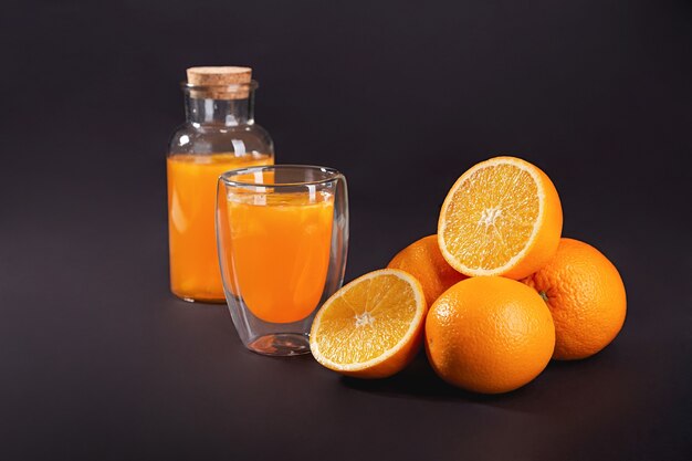 Suco de laranja e laranja