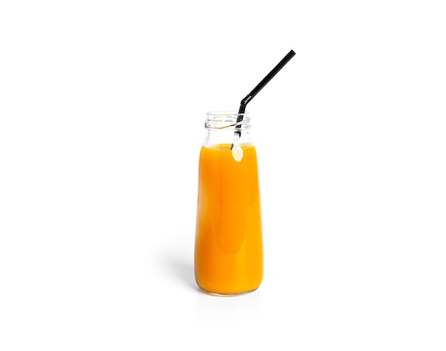 Suco de laranja em garrafa isolada em um fundo branco. . foto de alta qualidade