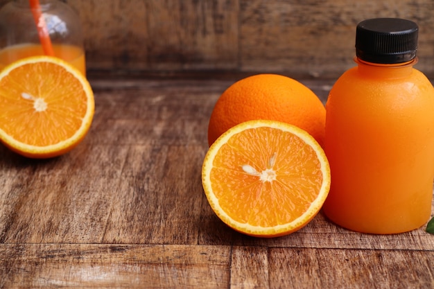 Suco de laranja fresco e saudável