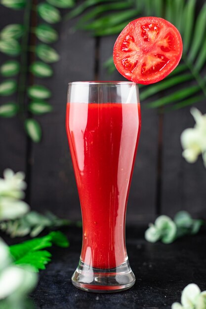 Suco de tomate ou coquetel de tomate bebida alcoólica bebida comida orgânica saudável