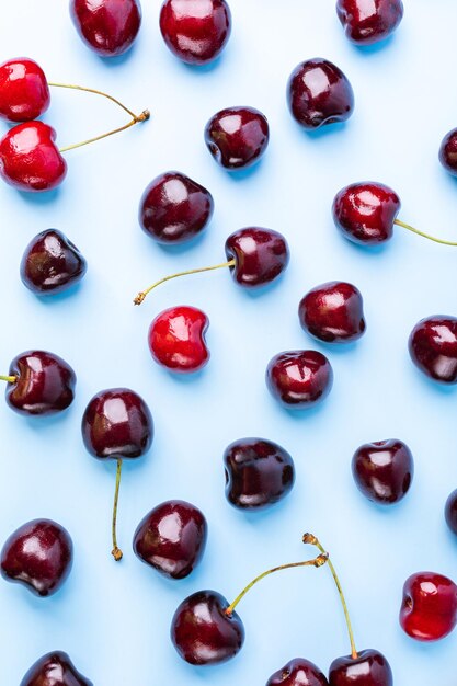 Foto suco e cereja fresca