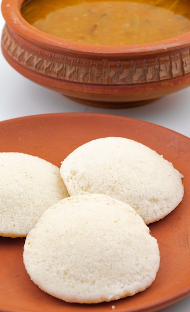 Südindisches Frühstück Idli oder Sambar