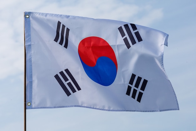 Südkorea-Flagge am Himmel