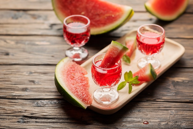 Süßer Alkohol mit Wassermelone