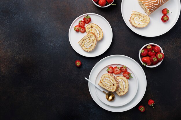 Süßer Brötchenkuchen mit weißem Keks