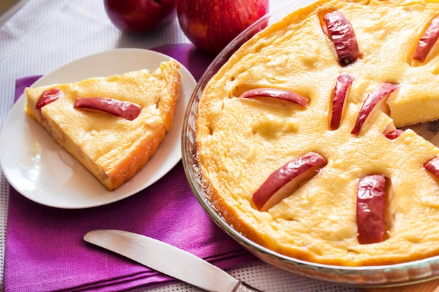 Süßer Hüttenkäse-Auflauf mit Äpfeln