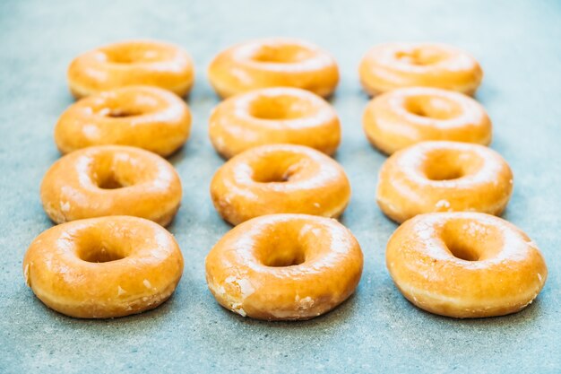 Süßer Nachtisch mit vielen Donut