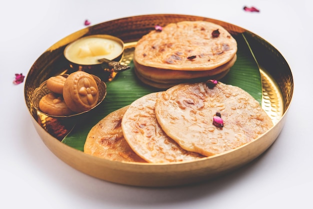 Süßes Khoya Roti oder Peda Chapati Paratha, hergestellt aus eingedickter Sahnemilch oder Khoa Khowa Mawa