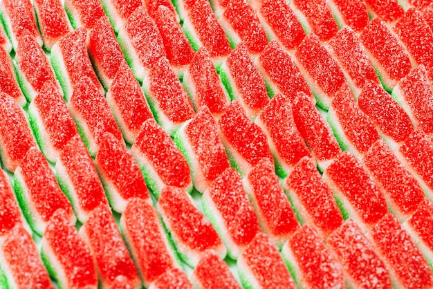 Süßigkeiten aus Wassermelonengelee. Leckere Kaubonbons. Ansicht von oben.