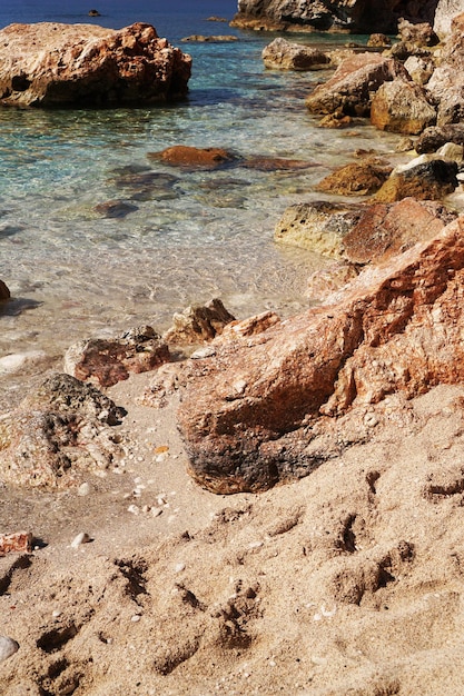 Suluada una isla en la isla turca mediterránea con agua cristalina