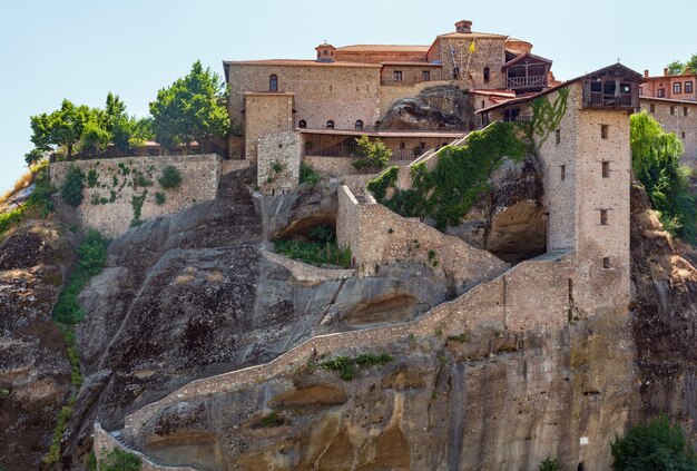 Summer Meteora - importante complejo rocoso de monasterios religiosos del cristianismo en Grecia