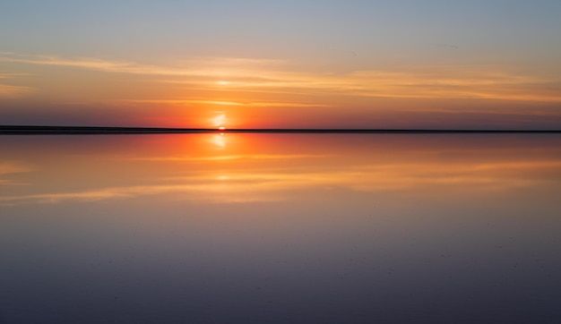 Sunset Genichesk rosa lago salado Ucrania