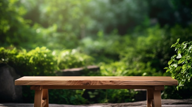 Foto superfície de mesa de madeira no fundo de folhas verdes parede de hera