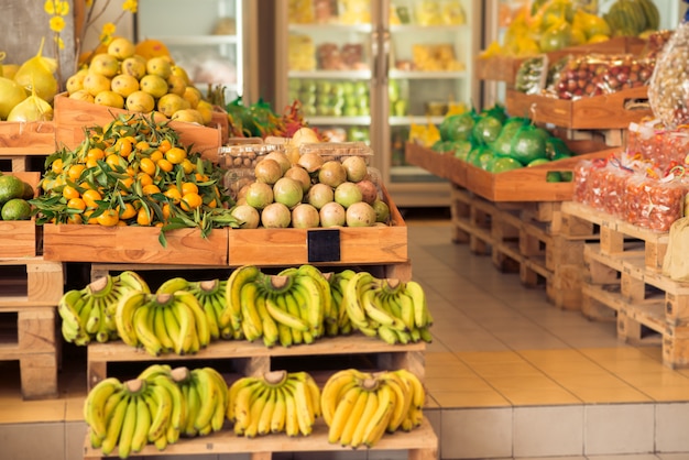 Foto supermercado moderno de frutas