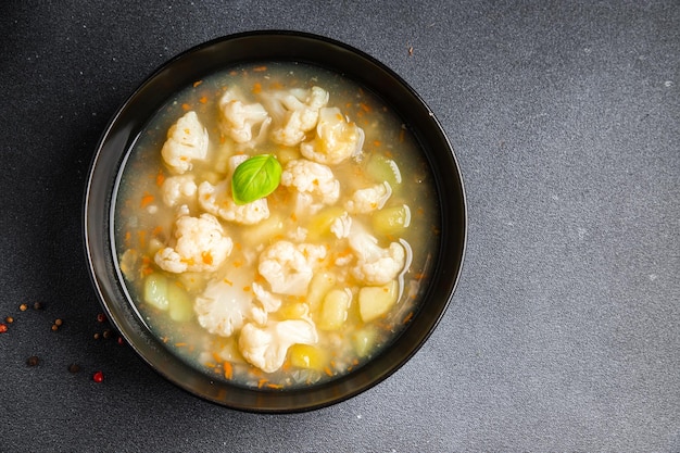 Foto suppe blumenkohl gemüse frisch gericht gesunde mahlzeit essen snack auf dem tisch kopierraum essen