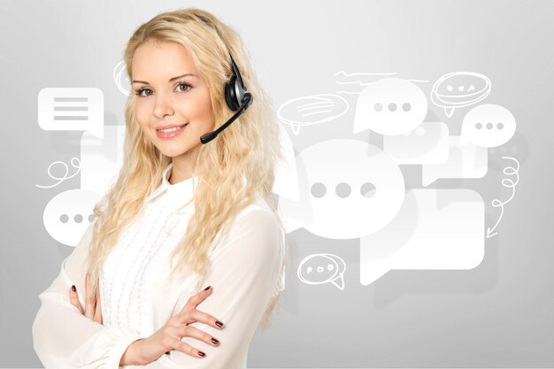 Support-Telefonist im Headset, isoliert