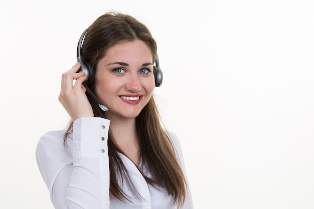 Support-Telefonistin im Headset, mit Kopie Platz auf der rechten Seite